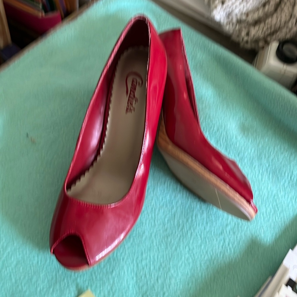 Candies by Jessica Simpson. Open toe and very comfortable